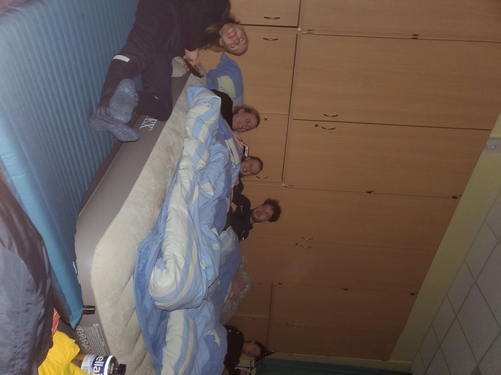 4schlafen.jpeg